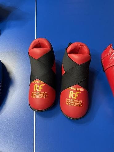Продаю недорого Комплект экипировки для тхэквондо (ITF) Состав: -