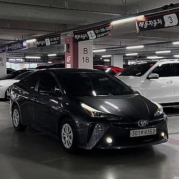 Toyota Prius: 2019 г., 1.8 л, Вариатор, Гибрид, Лифтбек