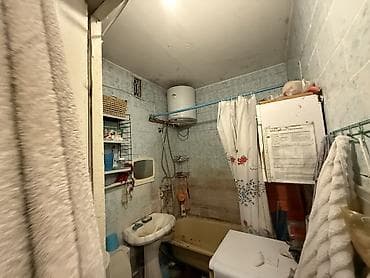 105: 1 комната, 35 м², Пишпек 105 серия, 3 этаж, Старый ремонт — 10