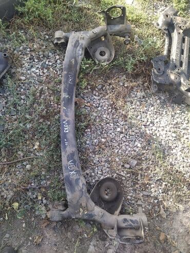 Toyota Voxy Балка, Тойота Вокси балка Передняя перемычка рамы