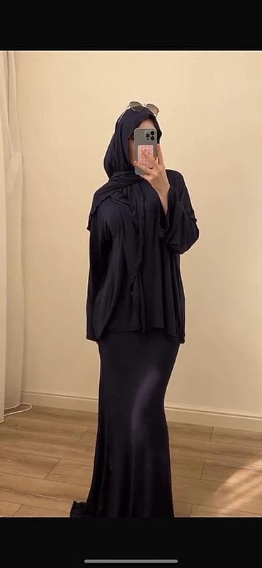 Женская одежда: Костюм с юбкой
Ткань тонкий трикотаж 
Размер стандартный до 48 — 1