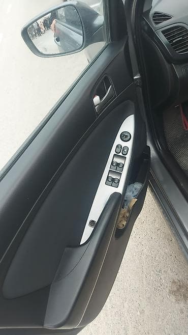 Hyundai Accent: 2015 г., Автомат, Бензин, Седан