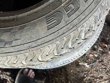 windom 2001: Шины 235 / 75 / R 15, Всесезонная, Б/у, Запаска, Легковые, Michelin — 5