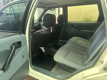 Унаа: Volkswagen Passat Variant: 1990 г., Универсал — 6
