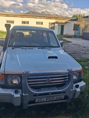 5114 r16: Mitsubishi Pajero (правый руль), длинная база, 5‑дверный внедорожник — 5