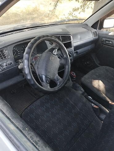 mini jack: Volkswagen Golf: 1997 г., 1.8 л, Механика, Бензин, Хэтчбэк — 3