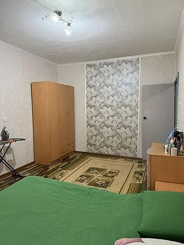 куплю антиквар: Продается 1 ком/ квартира в самом центре Золотого квадрата с площадью — 4