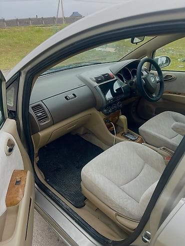 авто сатуу: Honda Fit Aria: 2003 г., 1.5 л, Автомат, Бензин, Седан — 9