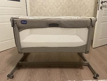 small table: Детская прикроватная кроватка-колыбель Chicco Next2Me (серый — 4