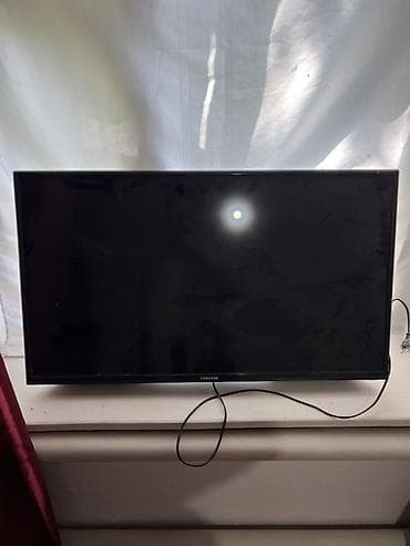 rtx 3070m: Телевизор Samsung, диагональ примерно 32–40". Тонкие рамки, плоская — 1