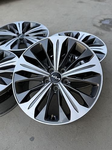 Литые Диски R 18 Kia, Комплект, отверстий - 5, Б/у at lalafo.kg Литые Диски R 18 Kia, Комплект, отверстий - 5, Б/у