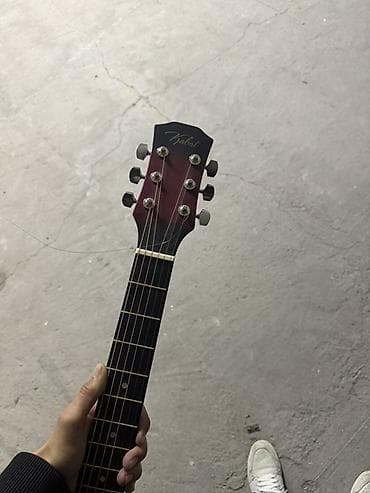 Комузы: Акустическая гитара Kabat, форма корпуса Dreadnought с вырезом — 1