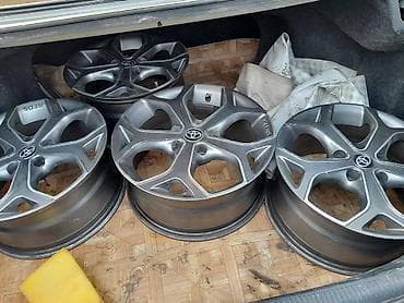 Диски: Литые Диски R 16 Toyota, Комплект, отверстий - 5, Б/у — 1