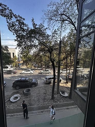 оффис: Продажа офисов 300 м², Без ремонта, Многоэтажное здание, 2 этаж — 4