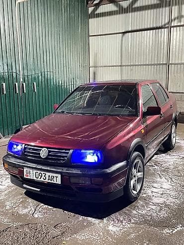 вента машына: Volkswagen Vento: 1993 г., 1.8 л, Механика, Бензин, Седан — 3