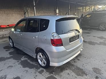 хонда истеп 1: Honda Fit: 2003 г., 1.3 л, Вариатор, Бензин, Хетчбек — 3