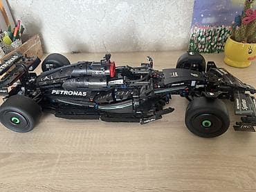 моторлор: Конструктор гоночного болида Formula 1 Mercedes-AMG Petronas (стиля — 2