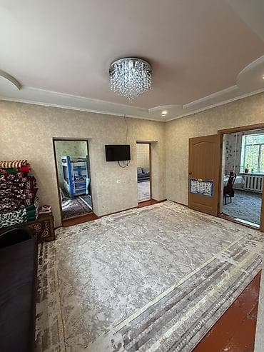 Кыймылсыз мүлк: 🏡 Продаётся уютный дом в жилмассиве Алтын Ордо! 📍 Отличное — 7