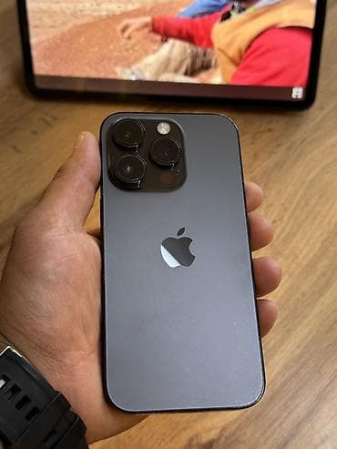 iphone cs: IPhone 14 Pro, Б/у, 256 ГБ, Black Titanium, Защитное стекло, Чехол, 79 % — 2