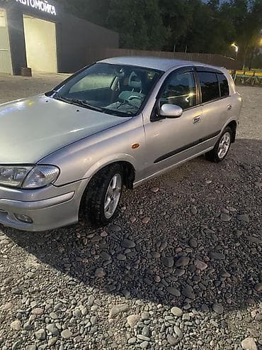 авто г каракол: Nissan Almera: 2002 г., 1.8 л, Кол менен иштөөчү, Бензин, Хетчбек — 3
