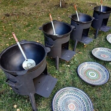 Сдаём в аренду казаны и очок. Казан объемом 15л в комплект входит