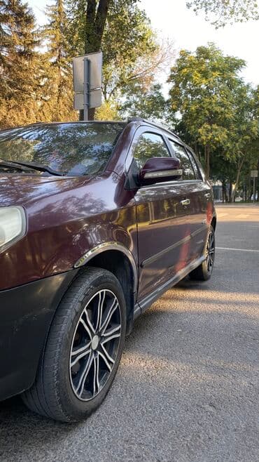 Geely MK Cross: 2013 г., 1.4 л, Механика, Бензин, Хэтчбэк