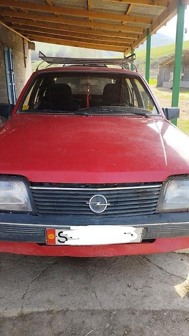 Opel Ascona: 1985 г., Механика