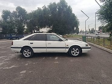 mazda 2: Mazda 626: 1990 г., 2 л, Механика, Бензин, Хэтчбэк — 3