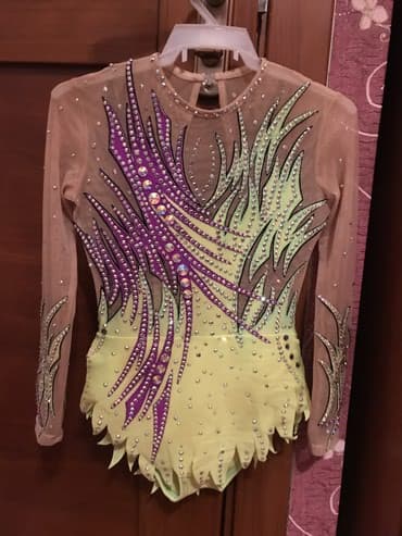 Музыкальные инструменты: СРОЧНО Продаю б/у купальник для художественной гимнастики сшили на — 1