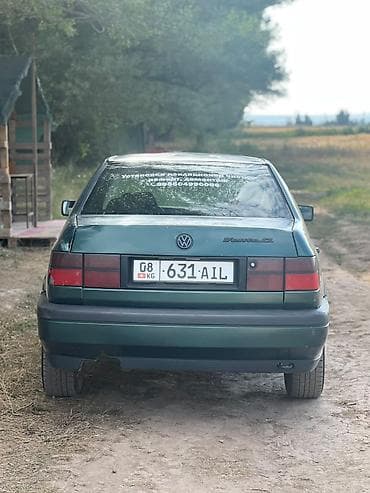 golf 2: Volkswagen Vento: 1993 г., 1.8 л, Механика, Бензин, Седан — 4
