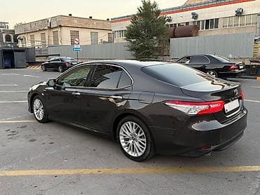 lexus e: Toyota Camry: 2018 г., Гибрид, Седан — 3