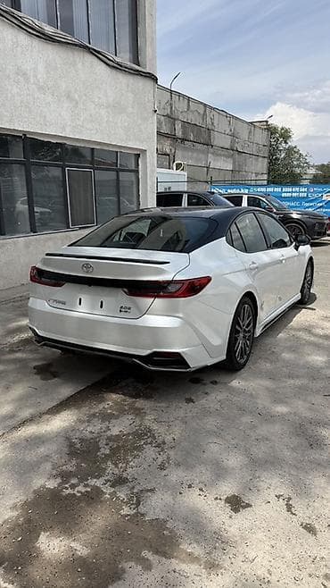 byd e9: Toyota Camry: 2026 г., 2 л, Вариатор, Гибрид, Седан — 4