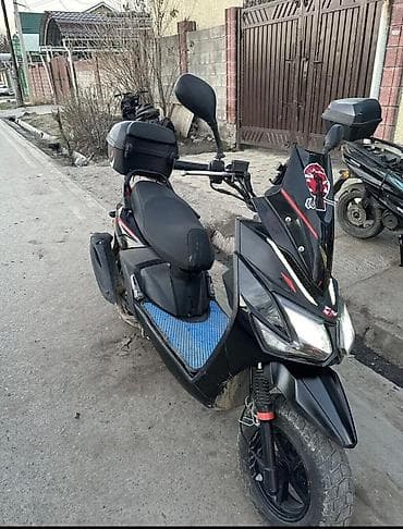 Кумурска мотороллер: Макси-скутер 150 куб. см, Бензин, Колдонулган — 3