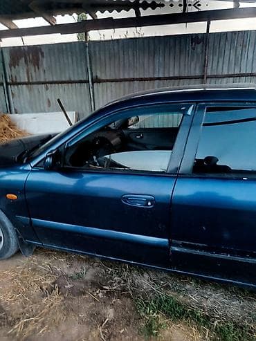 Транспорт: Mazda 626: 2000 г., 1.8 л, Бензин, Хэтчбэк — 2