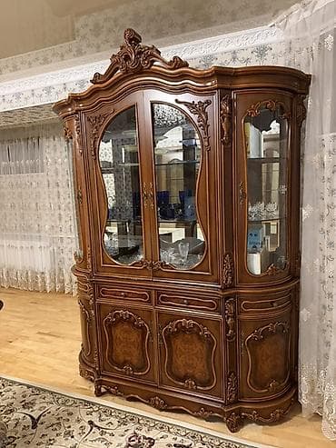 Буфеты: Витрина-буфет классический, резной, из массива дерева - Материал — 1