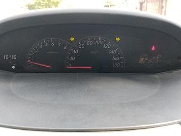 step: Toyota Vitz: 2005 г., 1.3 л, Вариатор, Бензин, Хэтчбэк — 7