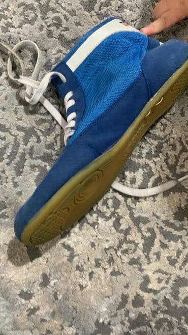 фирменные часы: Кроссовки и спортивная обувь — 1