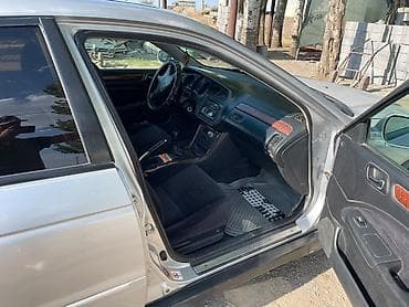 Продажа авто: Honda Accord: 2002 г., 1.8 л, Механика, Бензин, Седан — 8