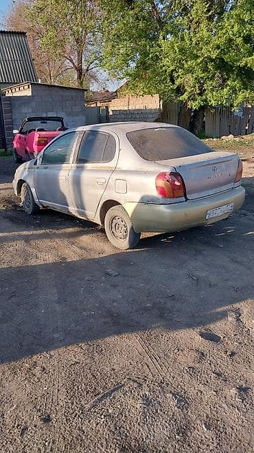 тойота виш дверь: Toyota Platz: 2000 г., Автомат, Седан — 4