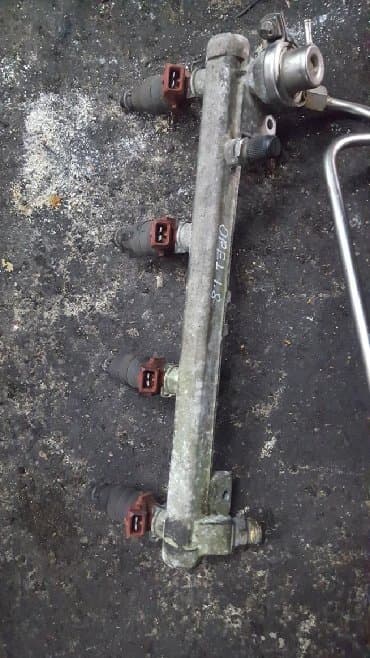 инжектор авто: Opel Astra Vectra Omega двигатель 1.8 форсунки с планкой — 1