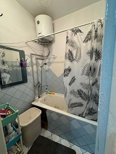 Батирлер: 2 бөлмө, 52 м², 4 кабат, Эски ремонт — 6