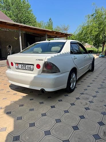 рассматриваю варианты: Toyota Altezza: 2003 г., Автомат, Бензин, Седан — 3