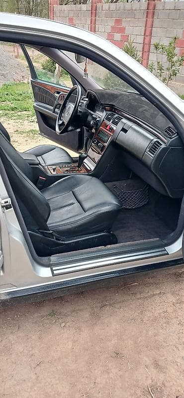 люк bmw: Mercedes-Benz - Просторный салон с отделкой натуральным деревом и — 1