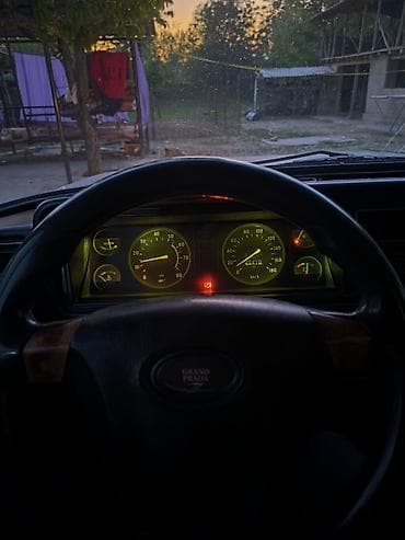 Унаа сатуу: ВАЗ (ЛАДА) 2107: 2010 г., 1.6 л, Кол менен иштөөчү, Бензин, Седан — 4