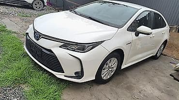 Toyota Corolla: 2022 г., 1.8 л, Вариатор, Гибрид, Седан