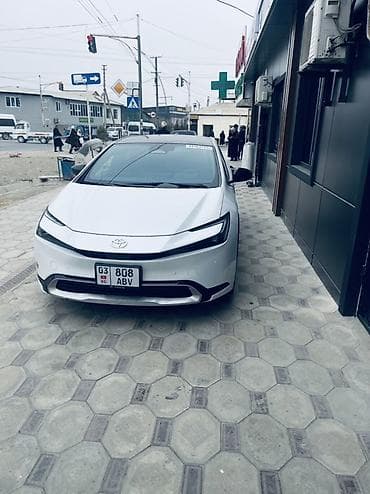 Toyota Prius: 2024 г., 2 л, Вариатор, Гибрид, Лифтбек — 1