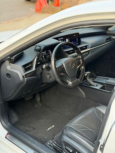 авто за 300000: Lexus ES: 2020 г., 2.5 л, Гибрид — 5