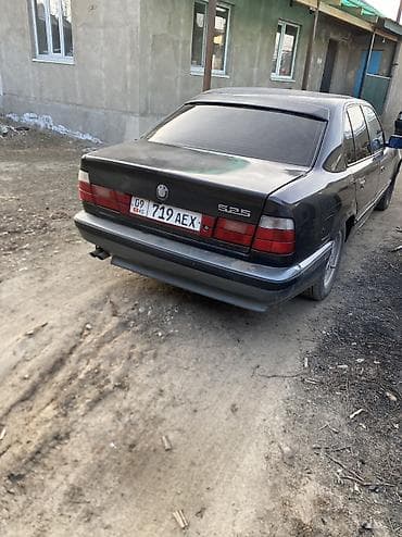 щит приборов е34: BMW 525: 1991 г., 2.5 л, Седан — 4