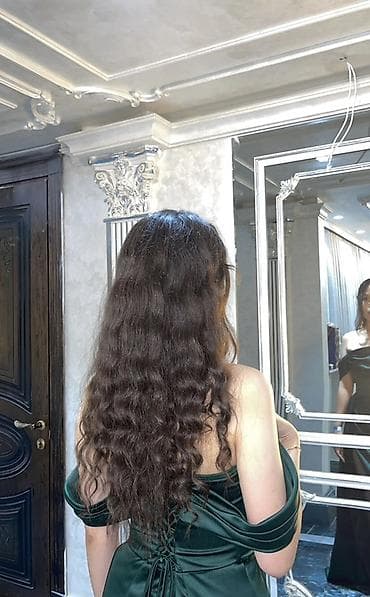 Платья: Вечернее платье из атласной ткани, цвет глубокий изумруд. (Выпускное — 3