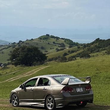 Honda Civic седан (8-е поколение), тюнингованный спортивный стиль